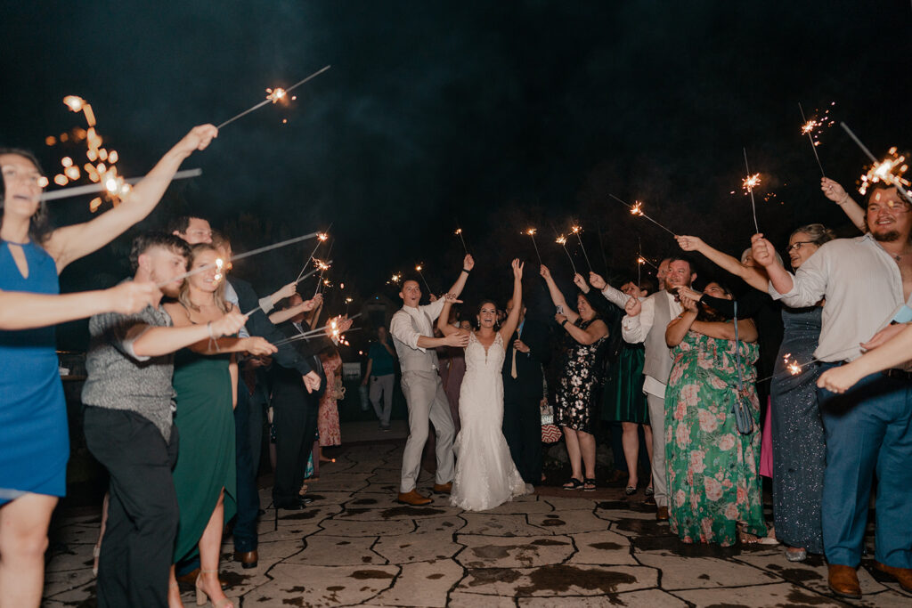 questions a wedding photographer should ask - farewell and final dance