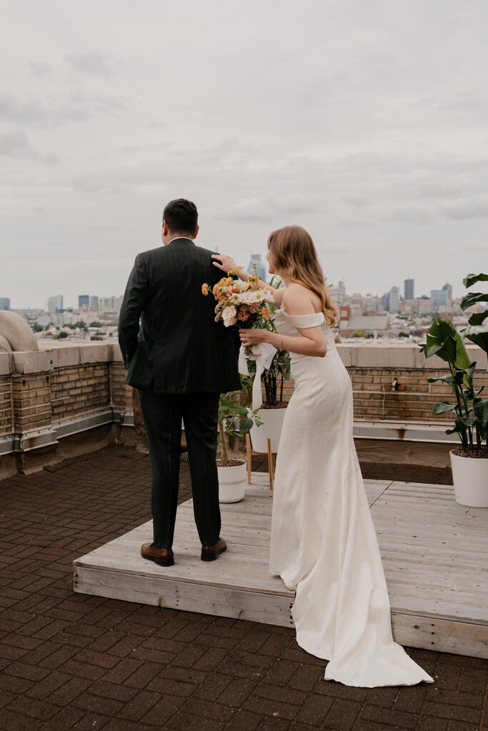 City rooftop wedding at The Bok Building in South Philadelphia, Pennsylvania. Wedding Photography by Photodelphia. 