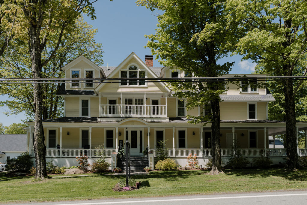 Farmhouse wedding, tucked away in Pennsylvania's Pocono Mountains Weddings at Woodside