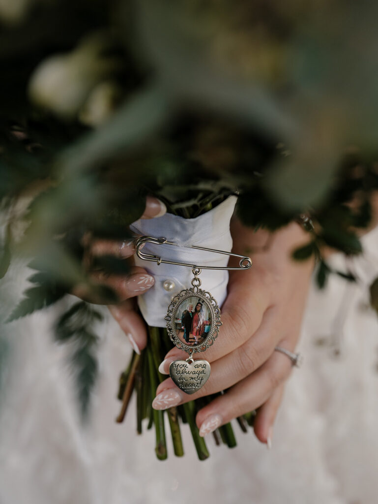 Farmhouse wedding, tucked away in Pennsylvania's Pocono Mountains